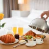 Petit-déjeuner en chambre